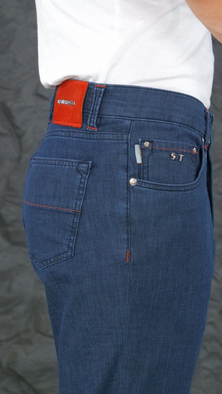 Model 139: The "Signature Red" Wash Jeans
