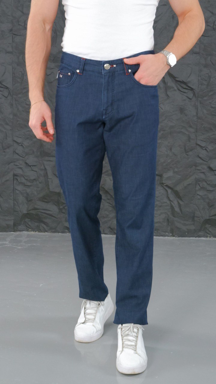 Model 139: The "Signature Red" Wash Jeans